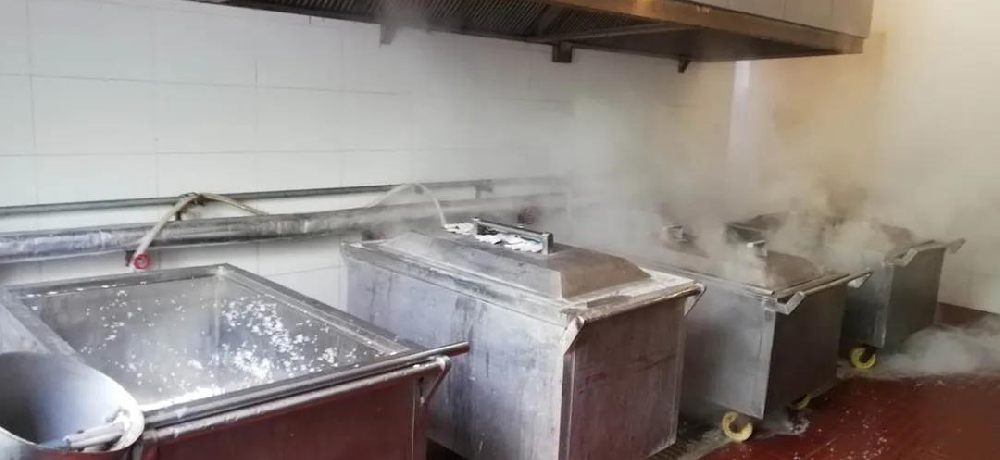 高校食堂將潔凈蒸汽用于食堂蒸煮，10分鐘蒸熟一車飯菜，效率高蒸飯香！